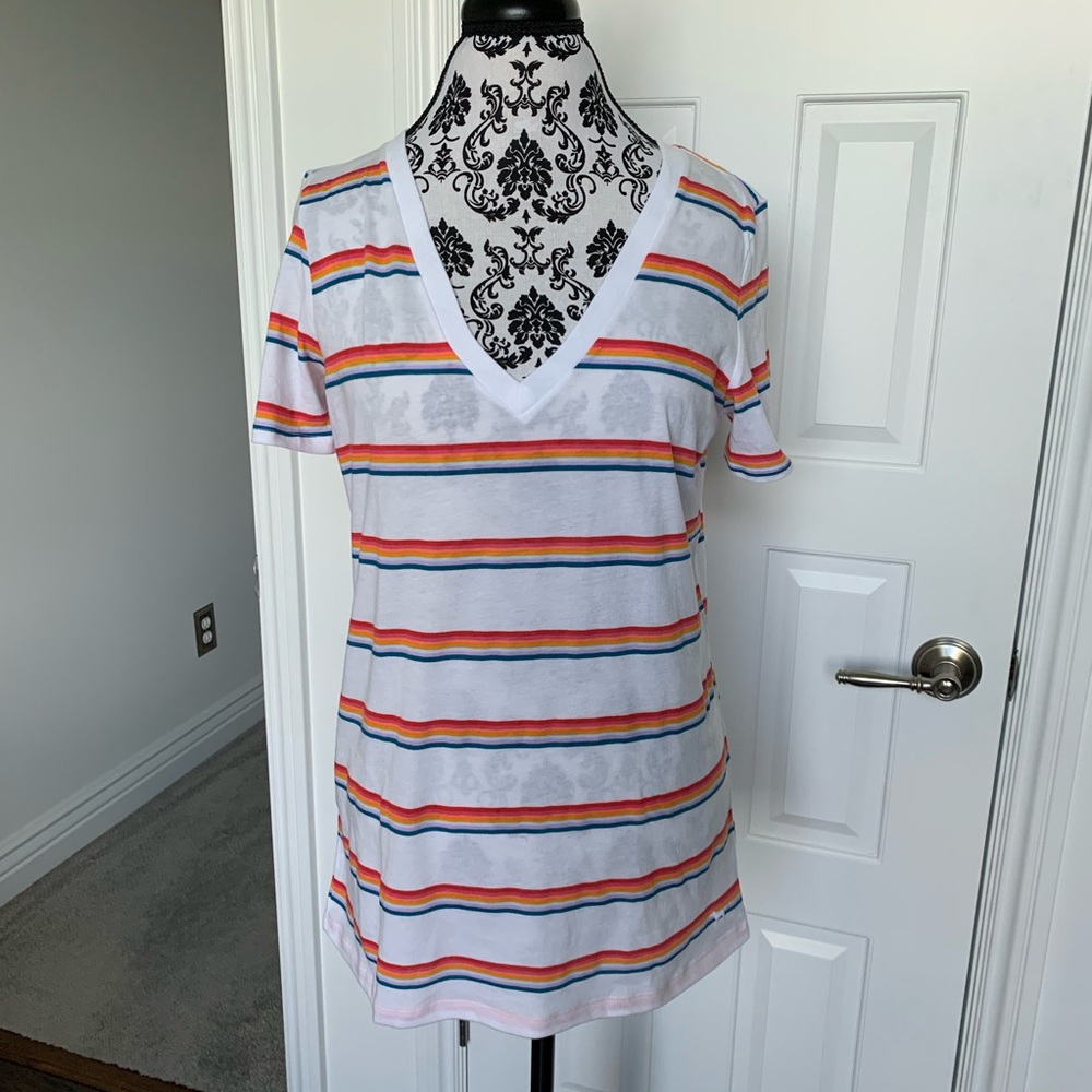 Sz Medium PINK Perfect V-neck Tee Shirt Multi